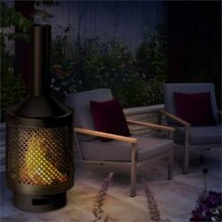 Essos Gartenofen Holzofen Ø45cm Gitterwand Stahlblech Schwarz -Outdoor Grills Verkaufsgeschäft 10031482 yy 0003 ambient Blumfeldt Essos Gartenofen schwarz