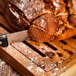 Brotschneidebrett Mit Krümelfach Bambus 38 X 3 X 25,5 Cm (BxHxT) Recycelbar -Outdoor Grills Verkaufsgeschäft 10038056 yy 0004 logo