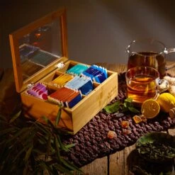 Teebox 6 Fächer 90 Teebeutel Kunststoff-Sichtfenster Bambus -Outdoor Grills Verkaufsgeschäft 10038069 yy 0003 logo